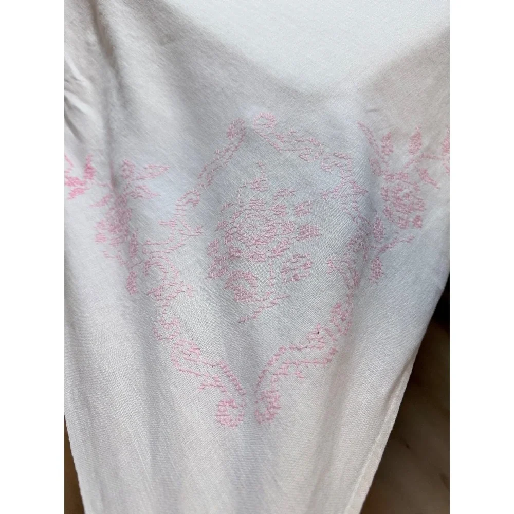 Vintage Pink Cross Stitch Rose Linen Tablecloth and 4 Napkins Set White Cotttage